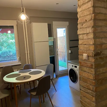 Basilica Apartment *